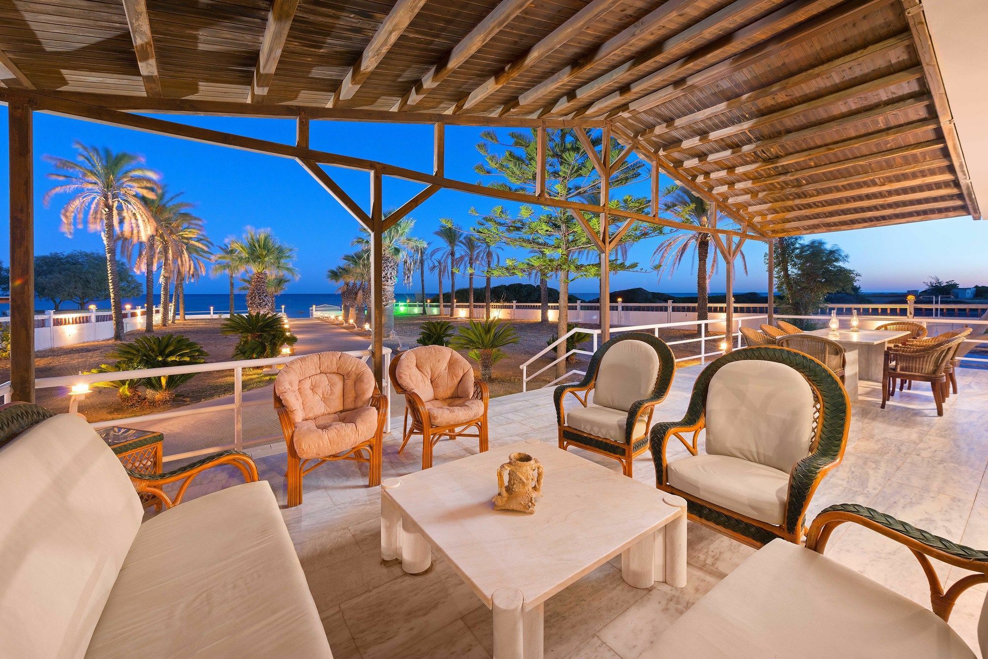 Villa Maria Beachfront Residence كوتاري المظهر الخارجي الصورة