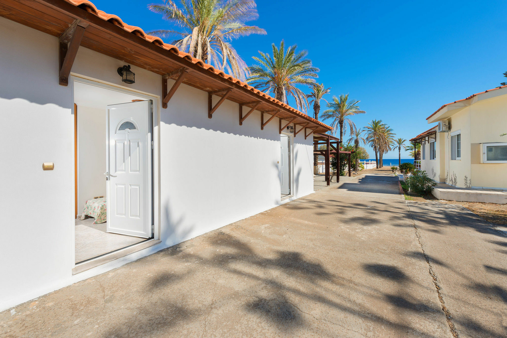 Villa Maria Beachfront Residence كوتاري المظهر الخارجي الصورة