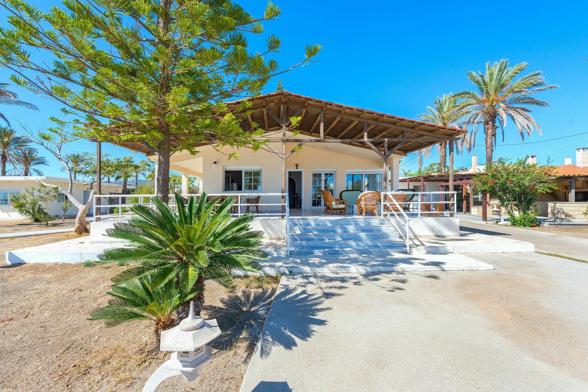 Villa Maria Beachfront Residence كوتاري المظهر الخارجي الصورة